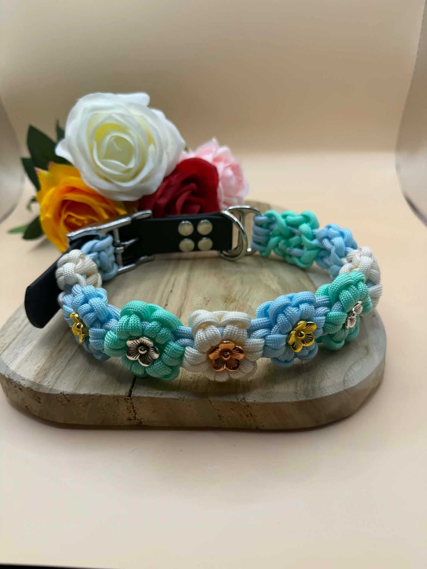 Le collier FLORAL BLUE