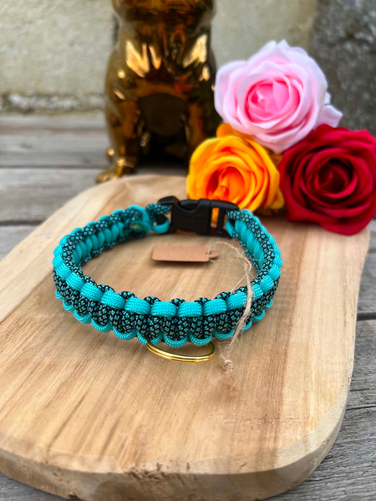 ollier en paracorde sur mesure modèle COBRA bleu turquoise et noir pour chat et chien
