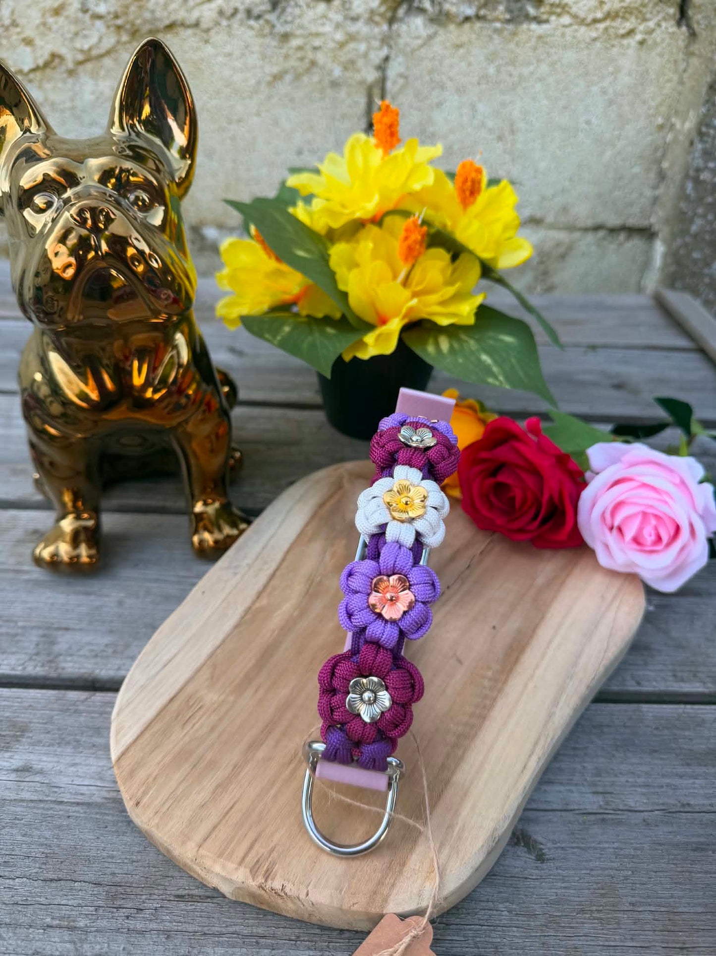 Collier pour chien en paracorde modèle FLORAL tressage bordeaux, violet et blanc