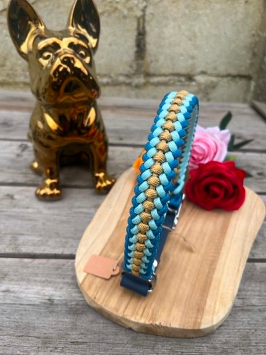 Collier fin en paracorde pour chien modèle SLIM tressage bleu et or fait main - L'Atelier de Miyako